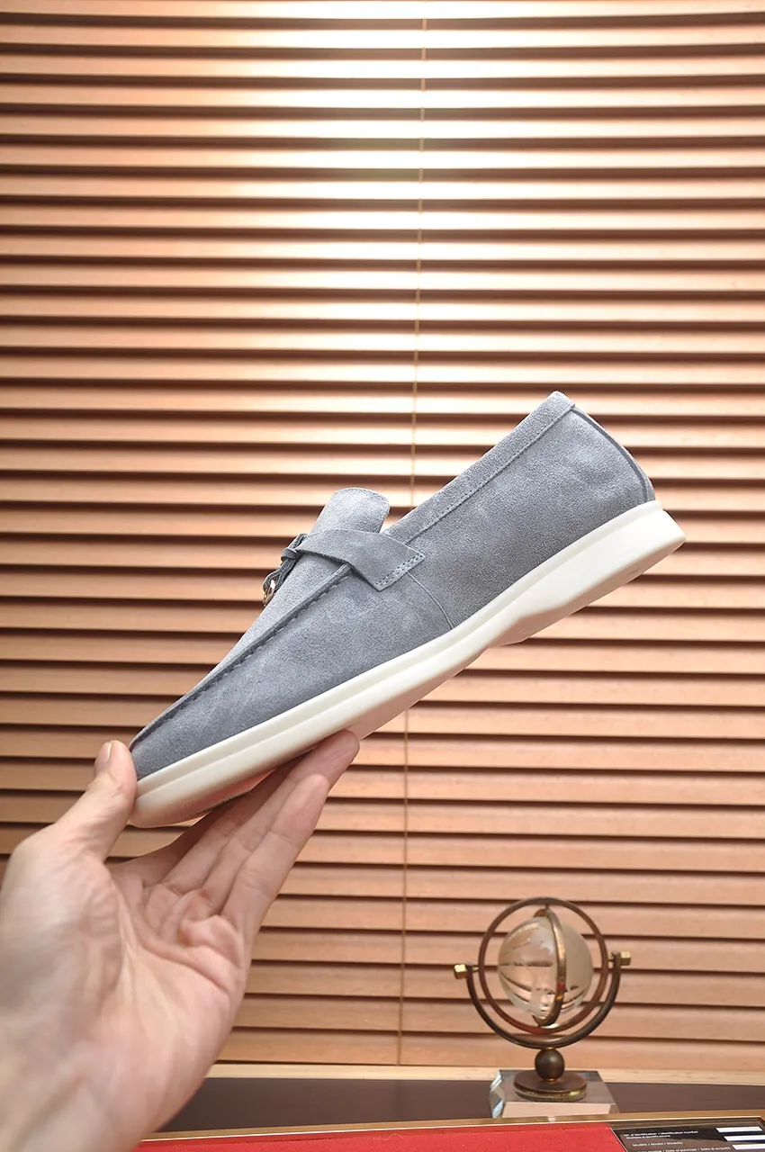 Men's shoes 💰400💶[𝐥𝐨𝐫𝐨 𝐏𝐢𝐚𝐧𝐚] [Couple model] High-end quality, affordable price, LP classic loafers, Italian treasure brand, the only brand that can match Hermès! Only after wearing it do we know that we can’t live up to our feet. Women’s code: 35-40 (customized sizes 34, 41, 42 are non-returnable) Men’s code: 38-44 (customized 45, 46, 47, 48 are non-refundable) Fabric: Customized imported cashmere Lining: Customized imported fetal cowhide Foot: Imported benzene-dyed calfskin Outsole: Exclusive original glass rubber outsole